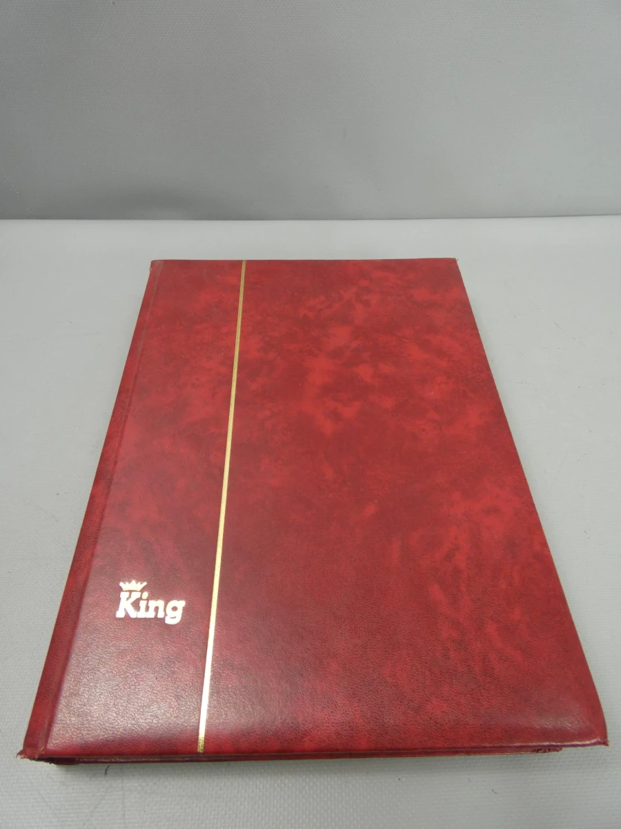 Rode postzegelboek "random"