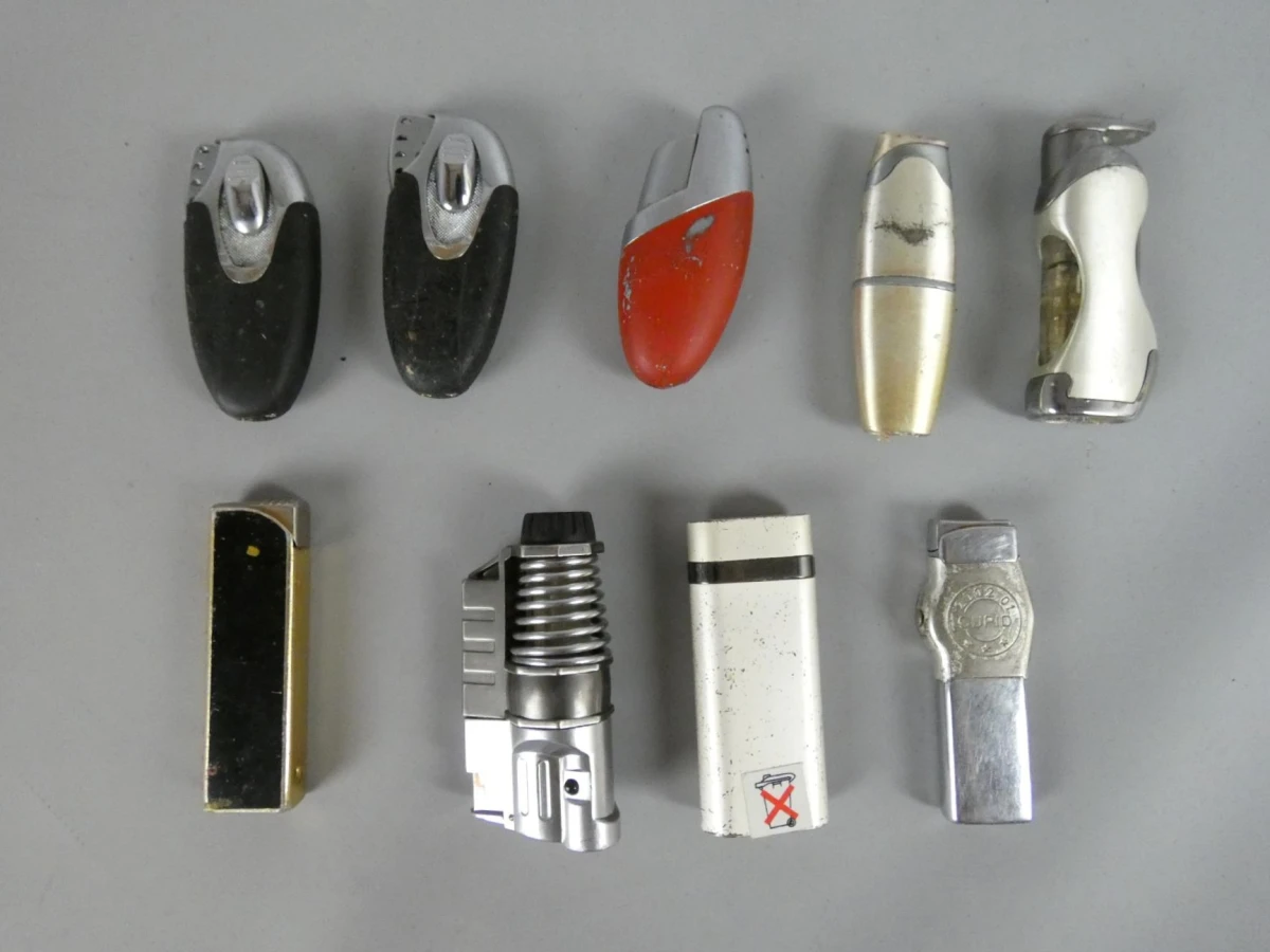 Set van 9 vintage aanstekers in diverse stijlen