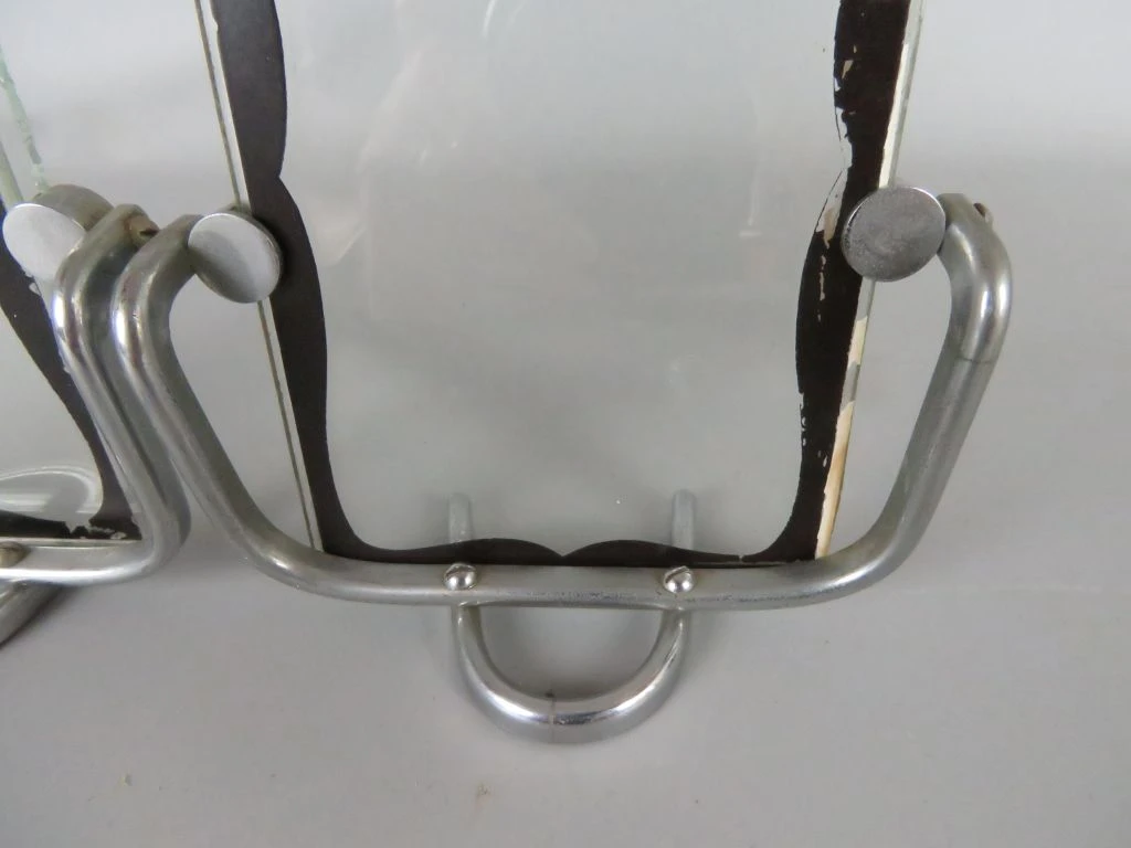 Set van 2 vintage fotolijstjes met metalen standaard