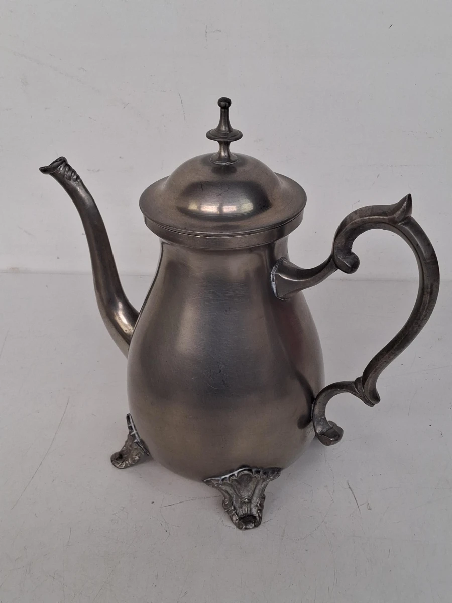 Tinnen theeservies