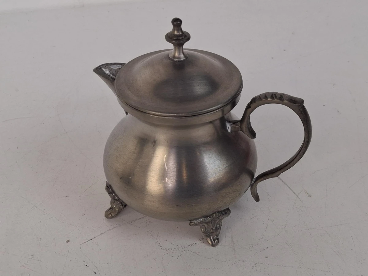 Tinnen theeservies