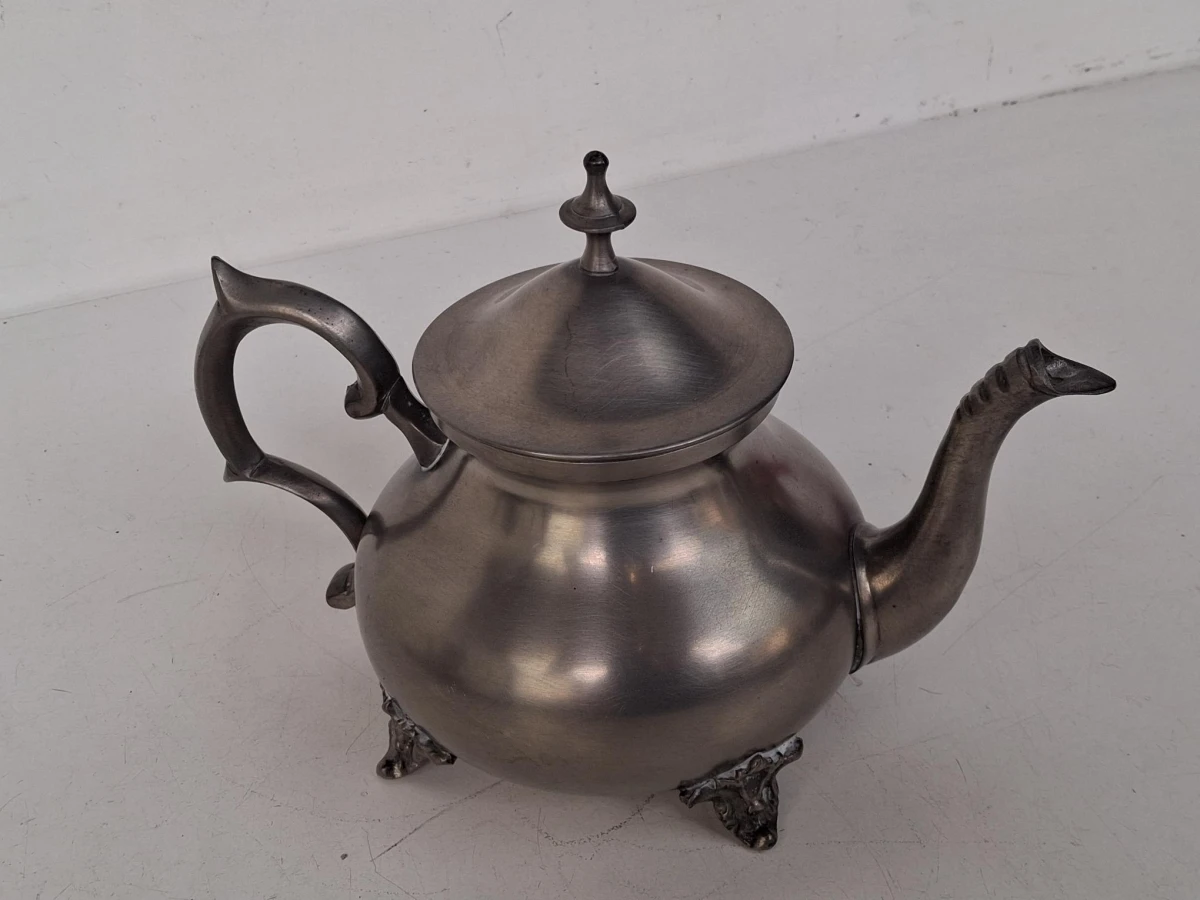 Tinnen theeservies