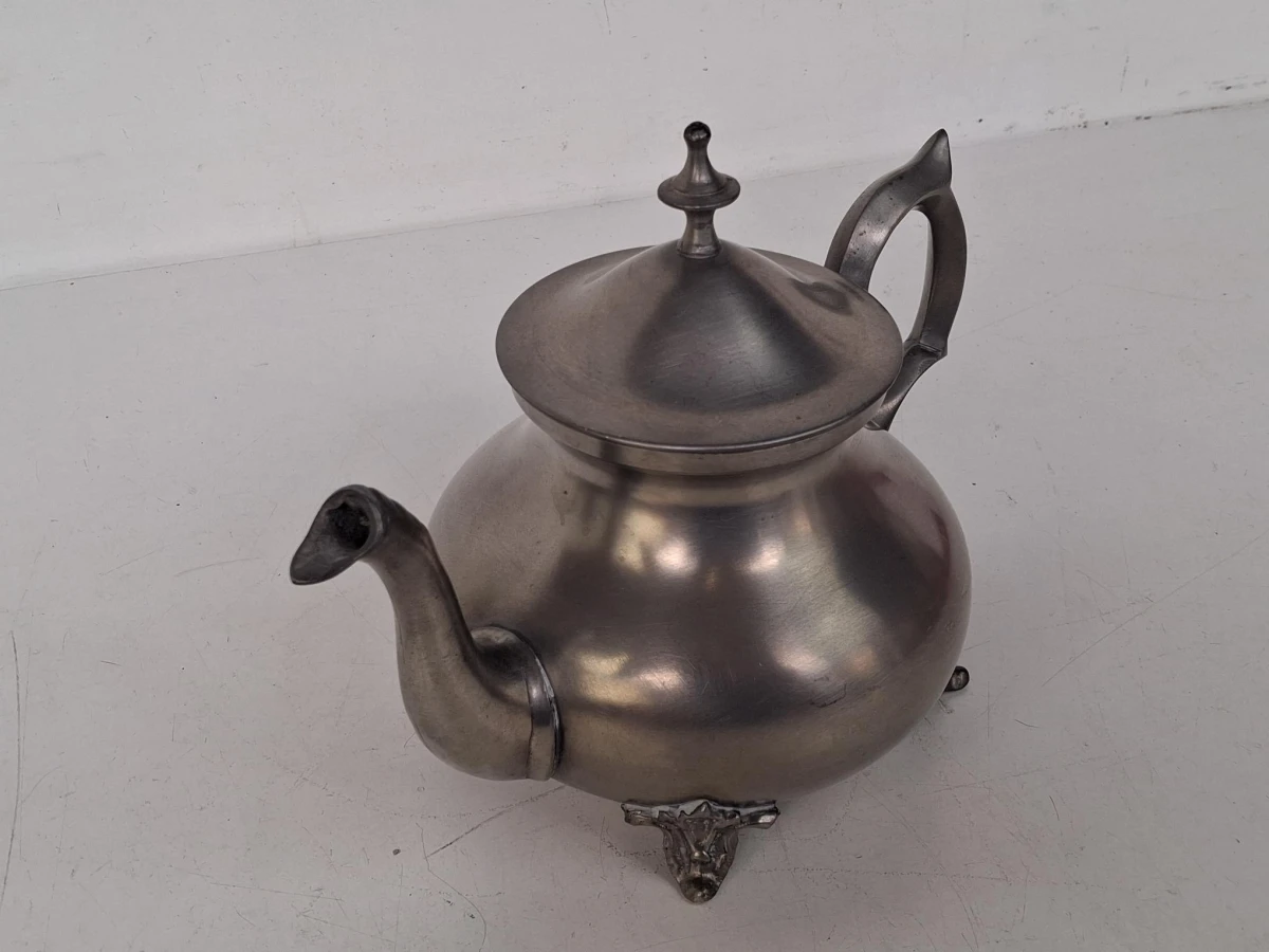 Tinnen theeservies