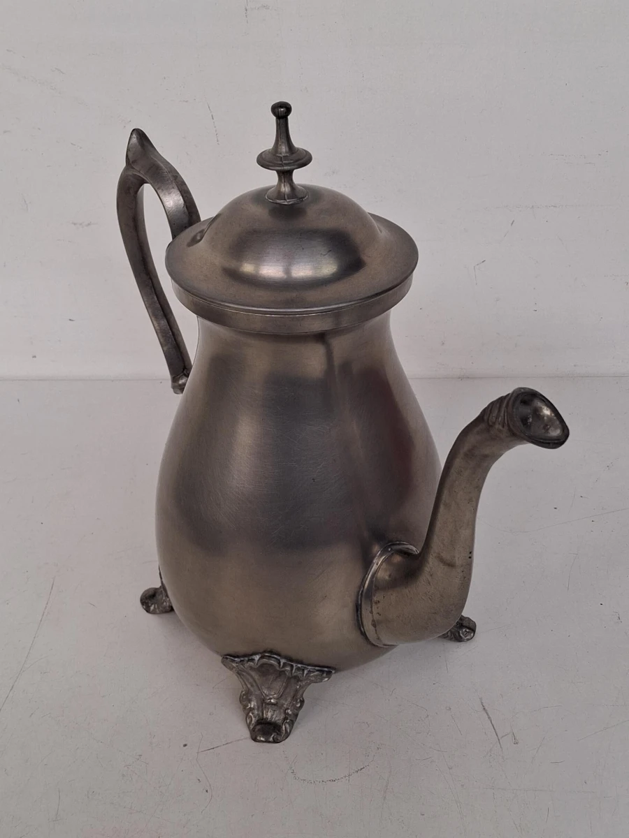 Tinnen theeservies