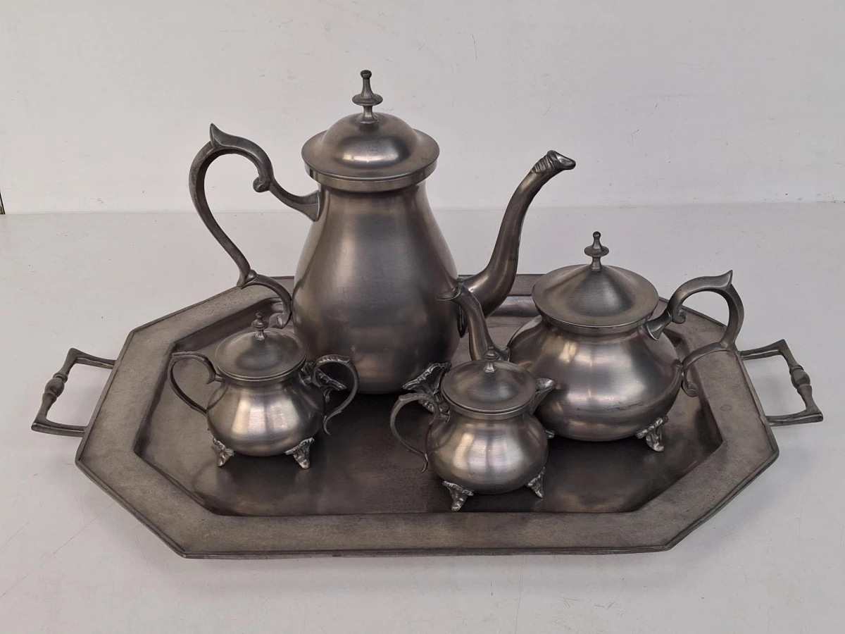 Tinnen theeservies