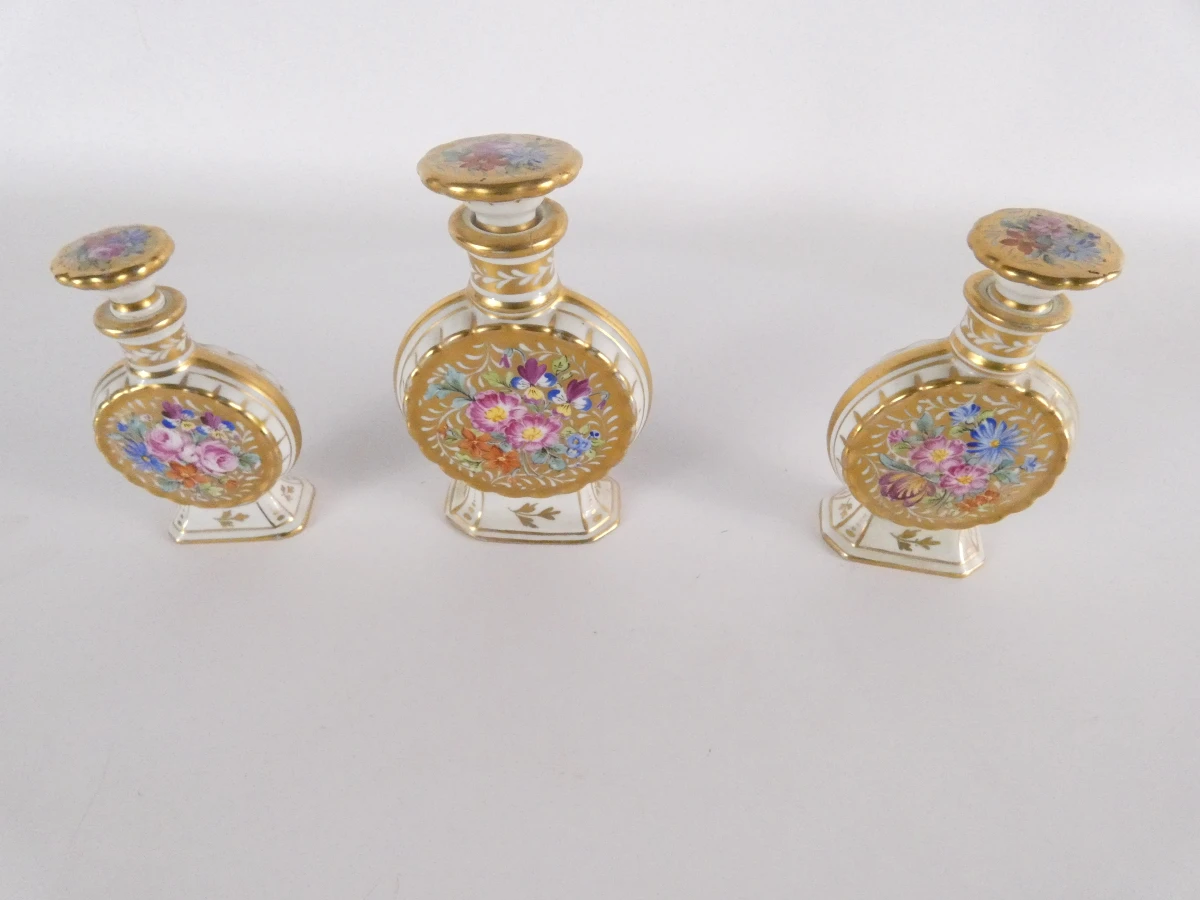Verzameling van zes decoratieve parfumflesjes, France.