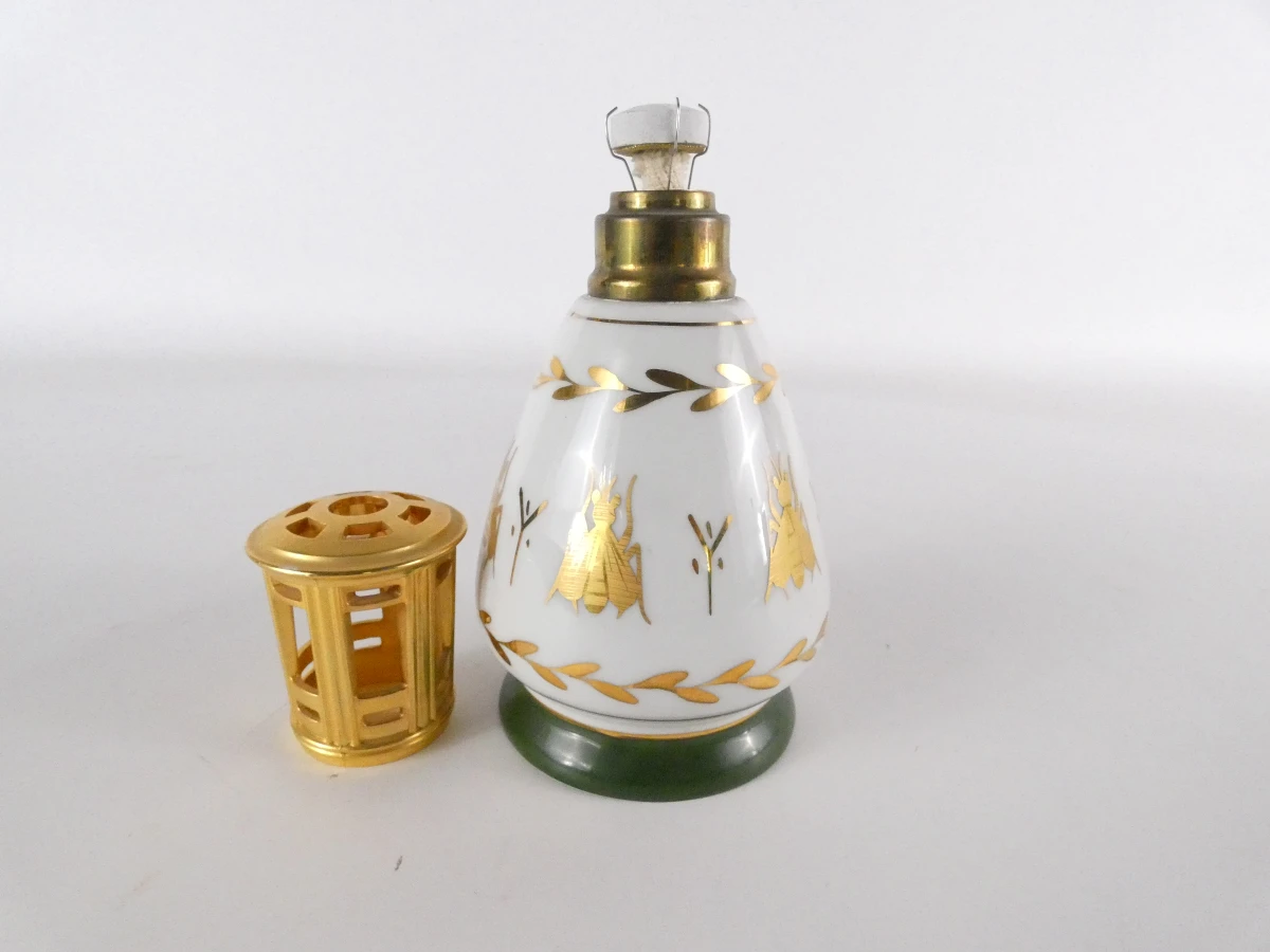 Verzameling van zes decoratieve parfumflesjes, France.