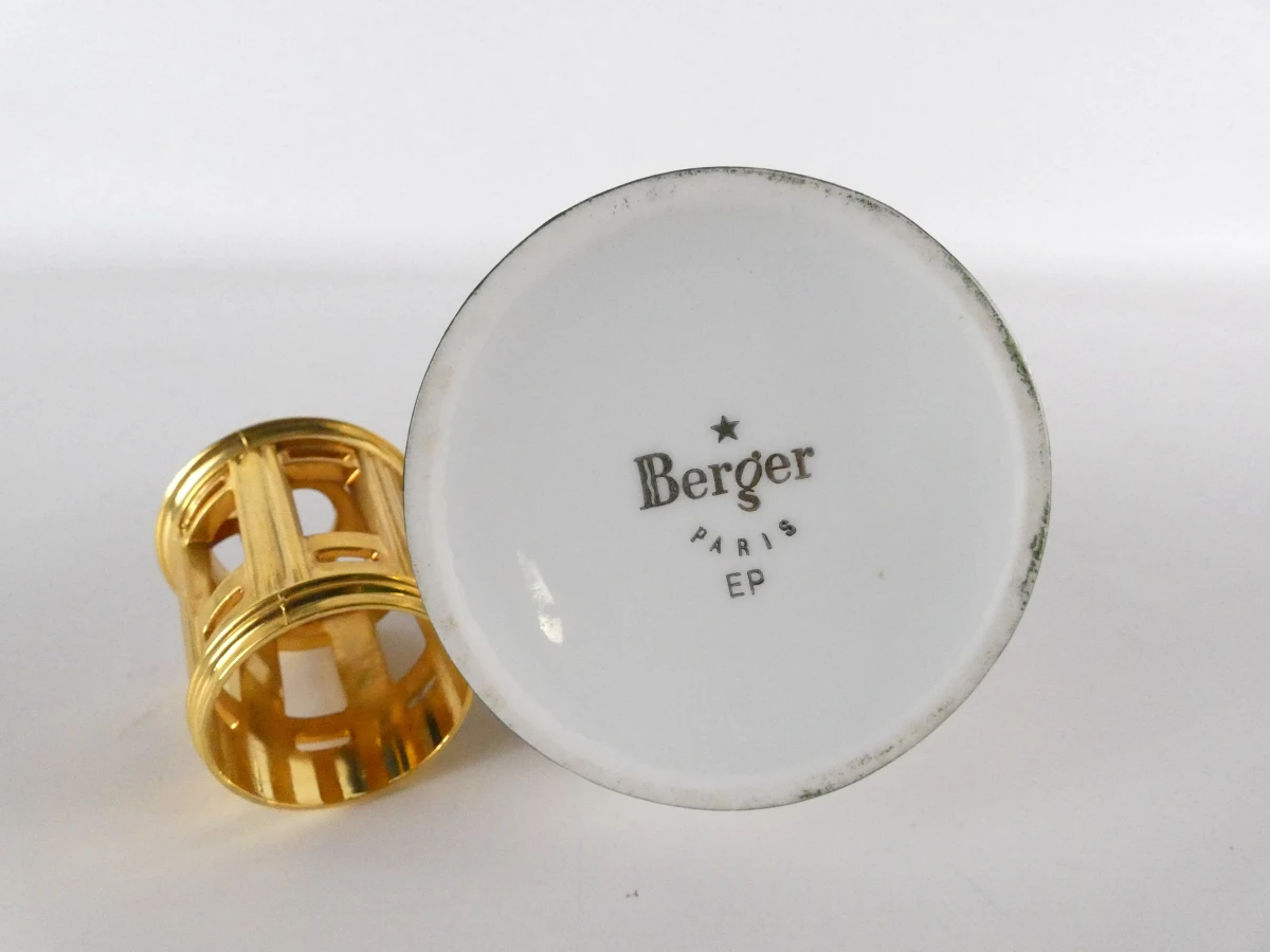 Verzameling van zes decoratieve parfumflesjes, France.