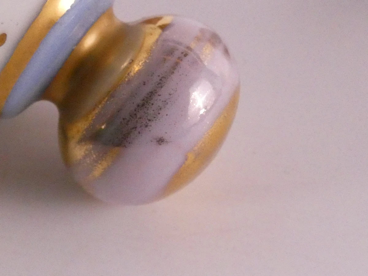 Verzameling van zes decoratieve parfumflesjes, France.
