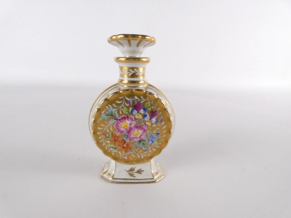 Verzameling van zes decoratieve parfumflesjes, France.