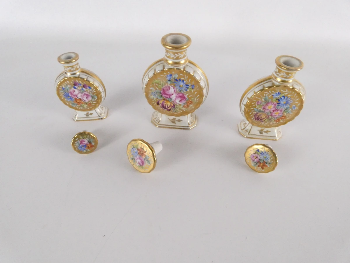 Verzameling van zes decoratieve parfumflesjes, France.
