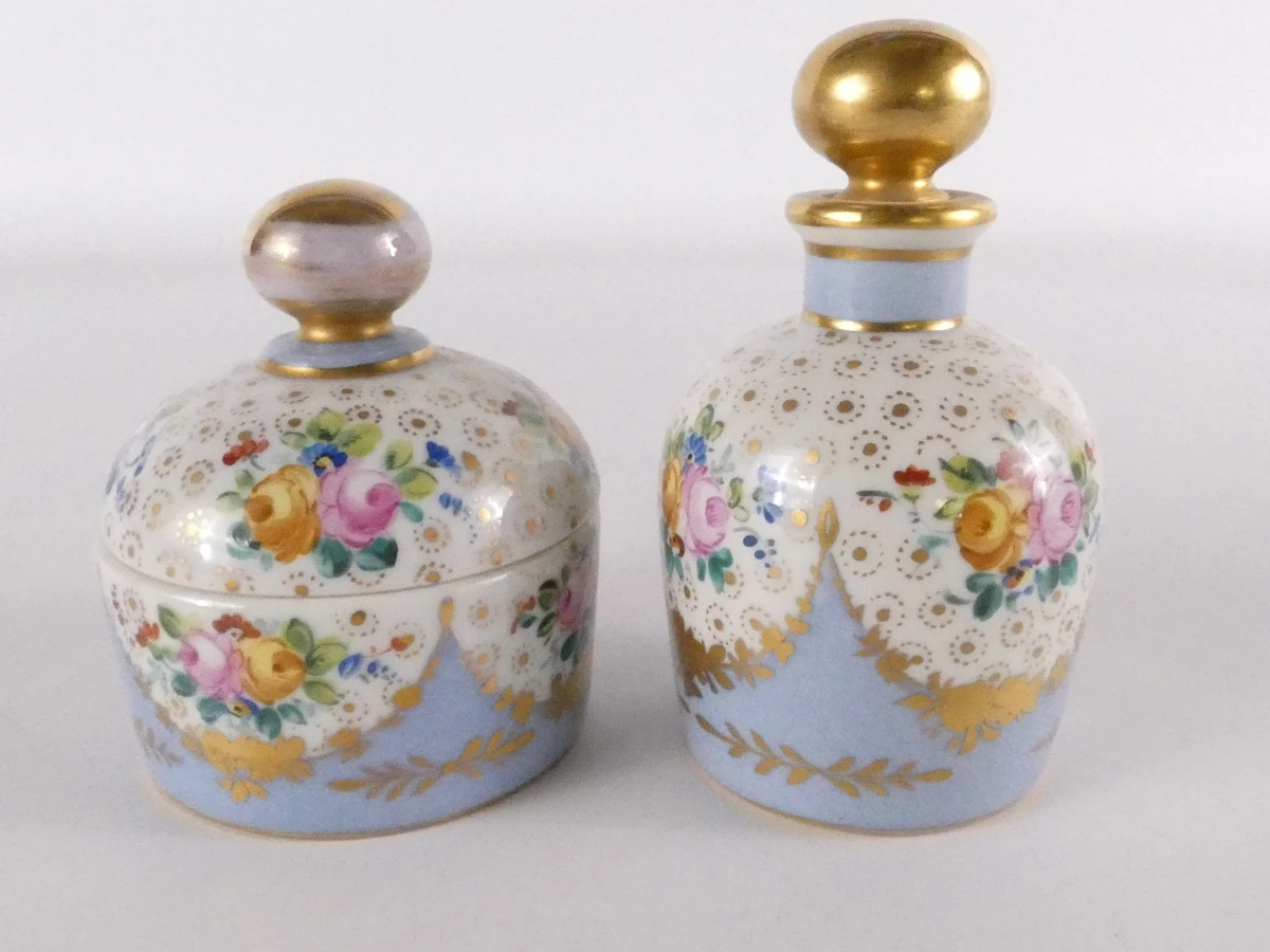 Verzameling van zes decoratieve parfumflesjes, France.