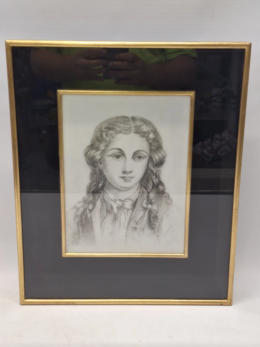 Handgetekend portret van jong meisje - potloodtekening in vergulde lijst
