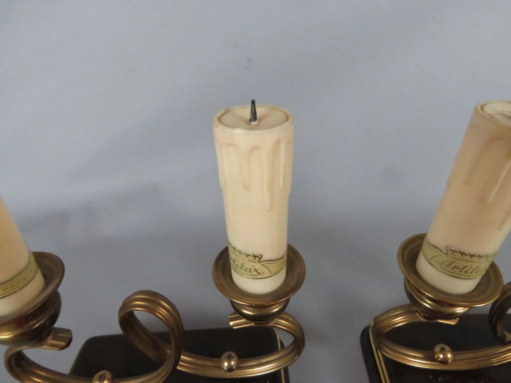 Set van 2 vintage koperen tafellampen met rode kapjes