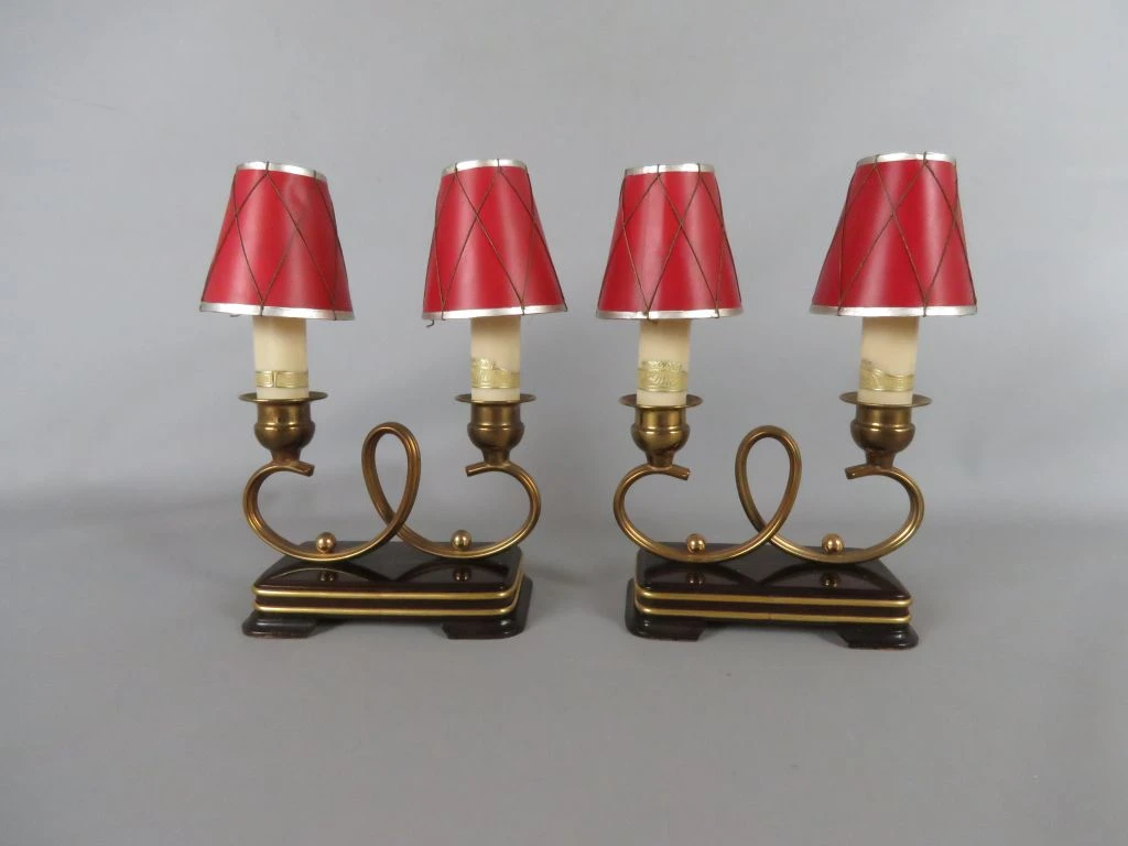 Set van 2 vintage koperen tafellampen met rode kapjes