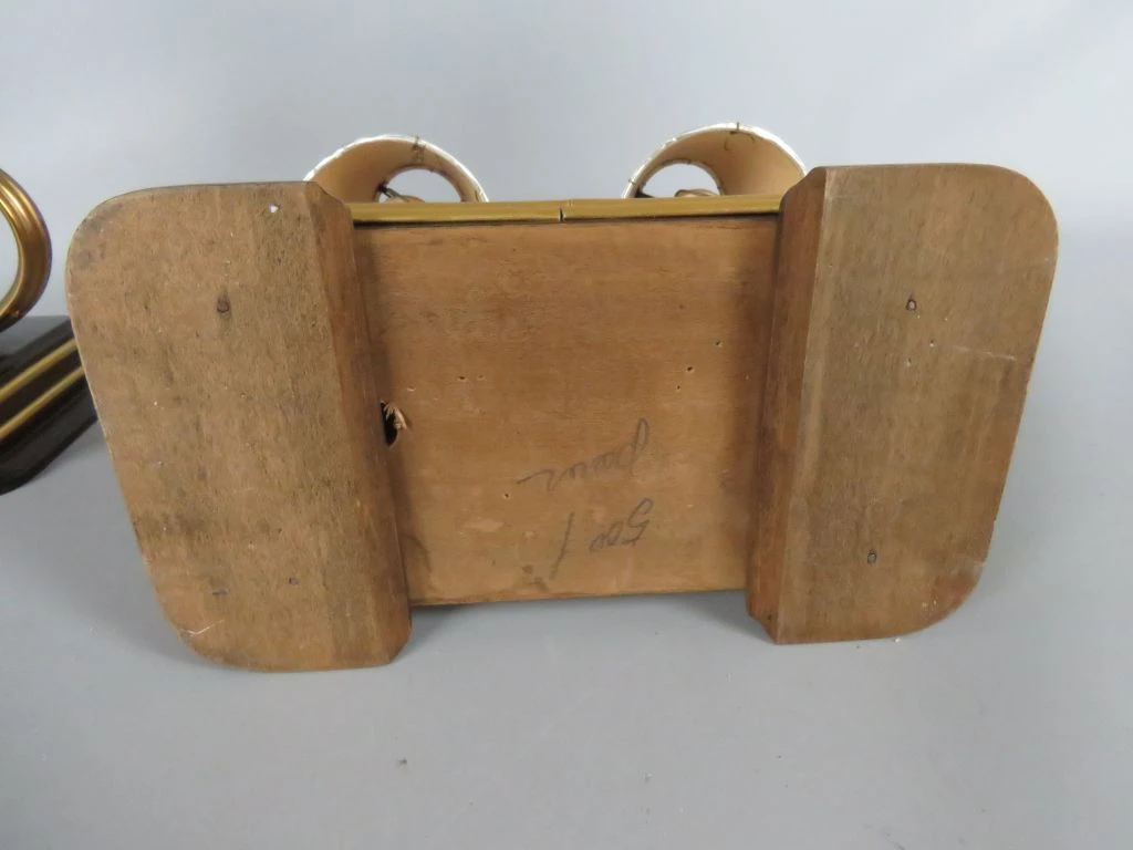 Set van 2 vintage koperen tafellampen met rode kapjes