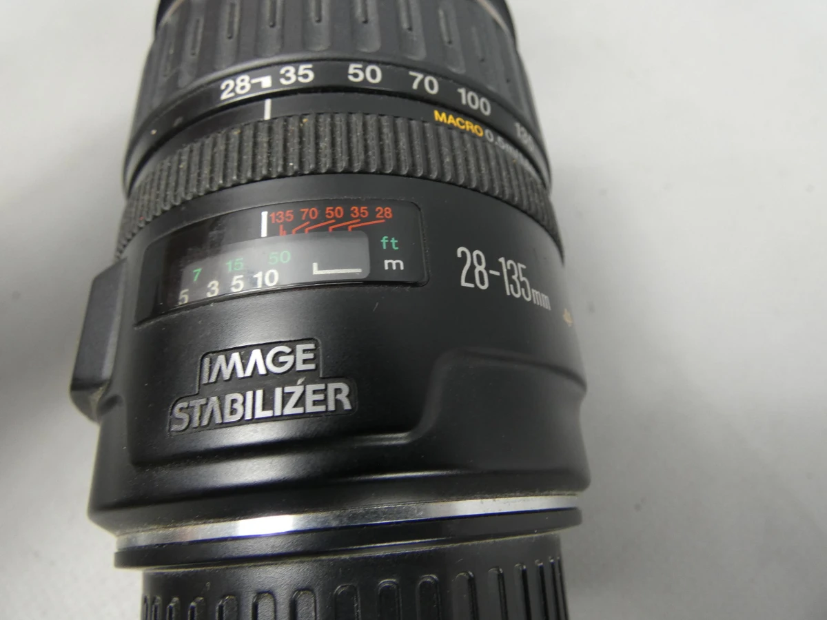 Canon EF 28-135mm f/3.5-5.6 IS USM