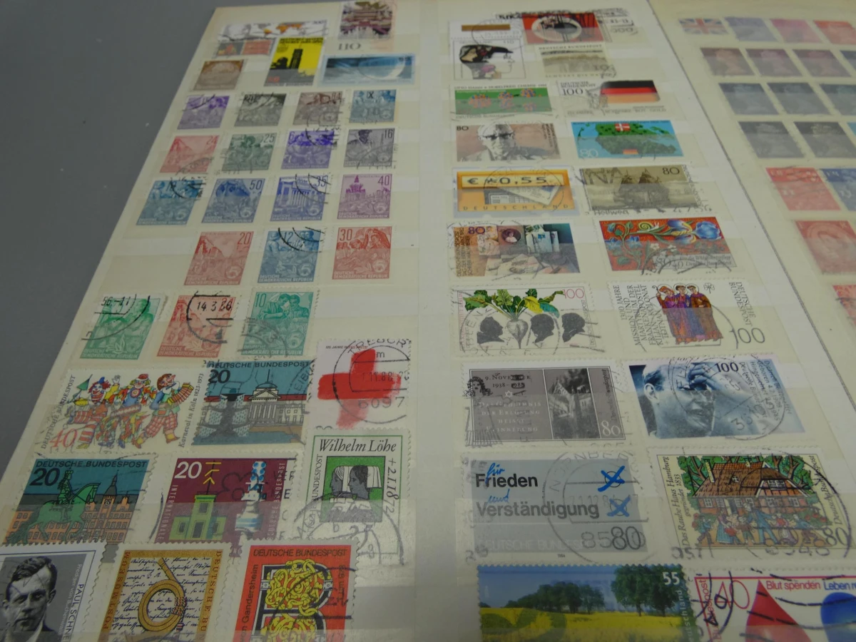 Blauwe postzegelboek "random"