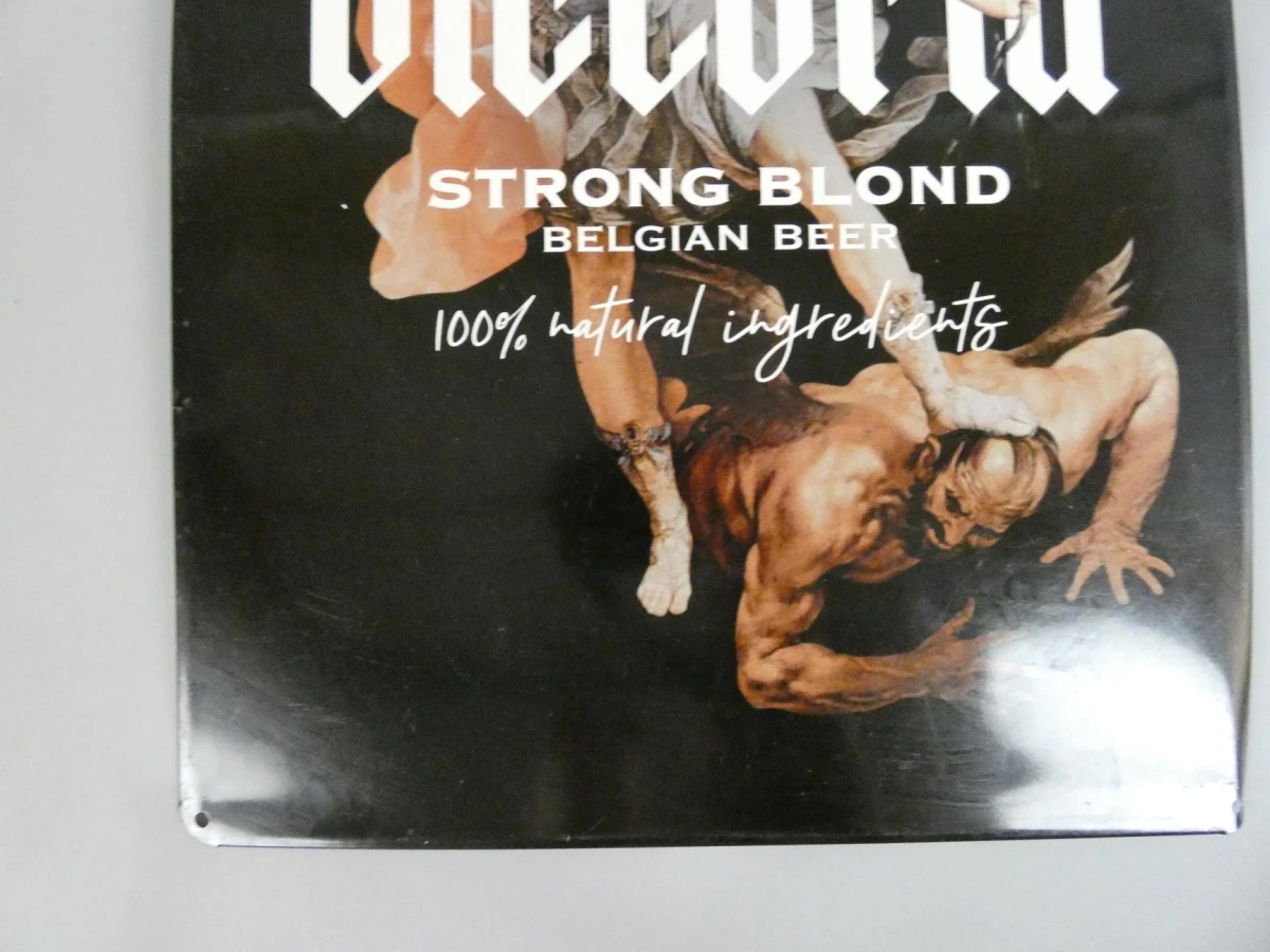 Metalen wandbord Victoria Strong Blond bier