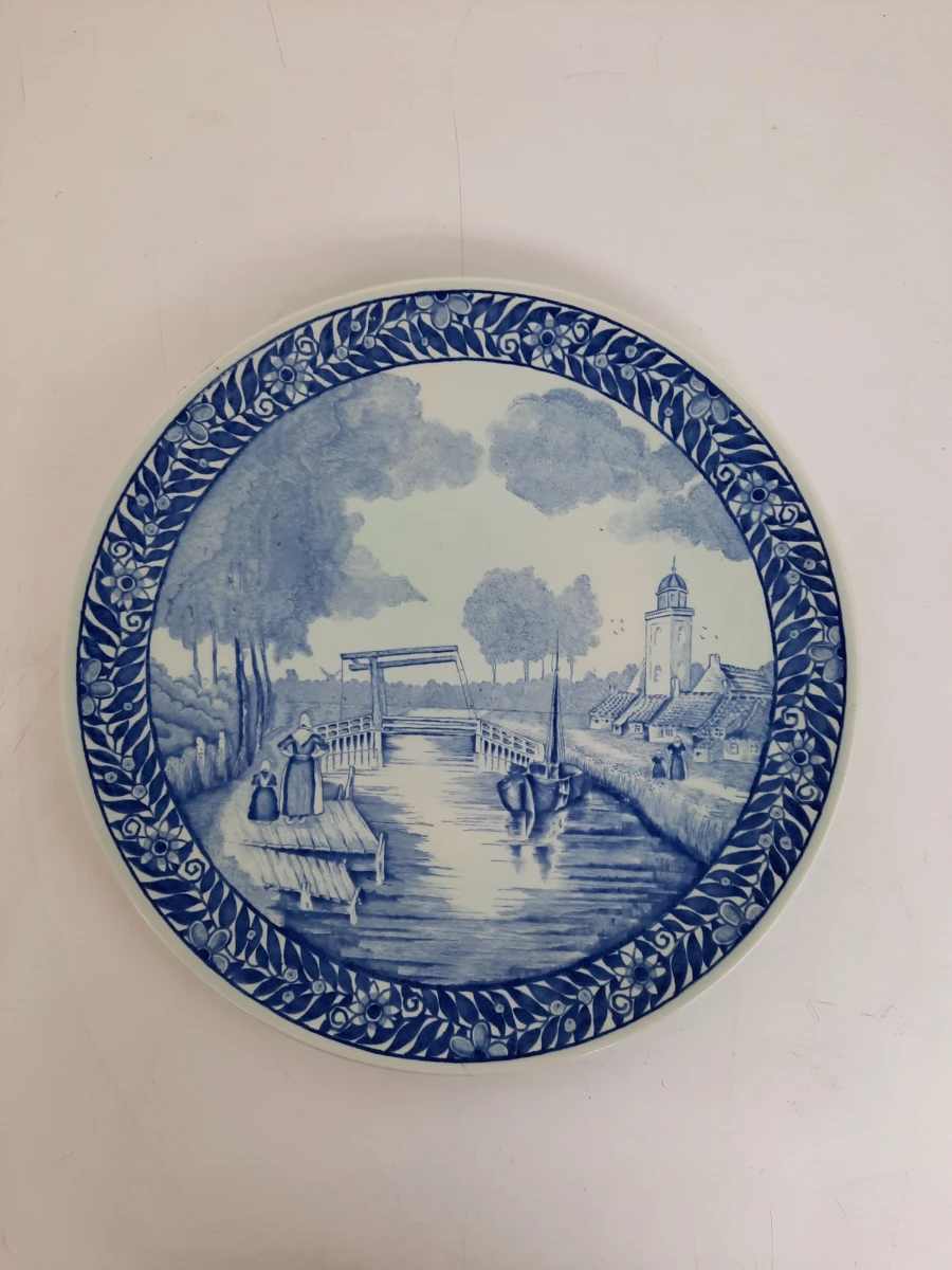 Kavel van 2 Vintage Delfts Blauwe Wandborden – Boch Frères La Louvière