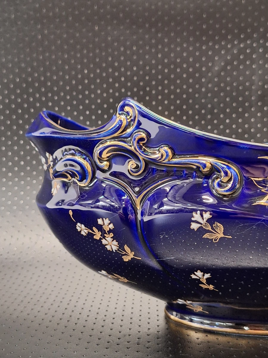 Franse Art Nouveau majolica jardinière - fruitschaal - Kobaltblauw met vergulde florale decoratie
