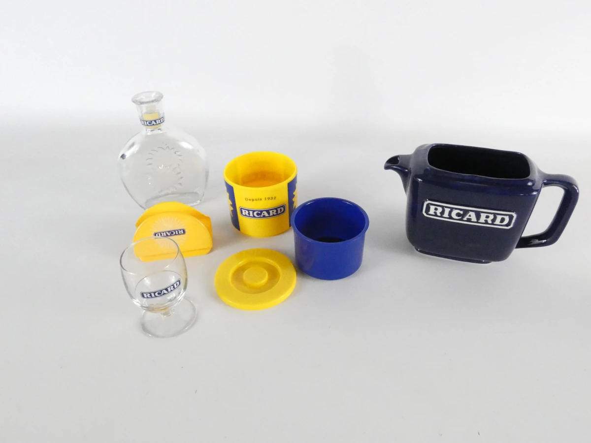Gevarieerd lot Ricard-verzamelobjecten
