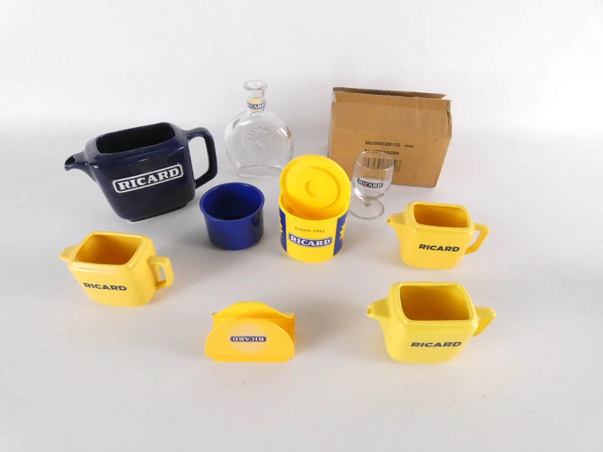 Gevarieerd lot Ricard-verzamelobjecten