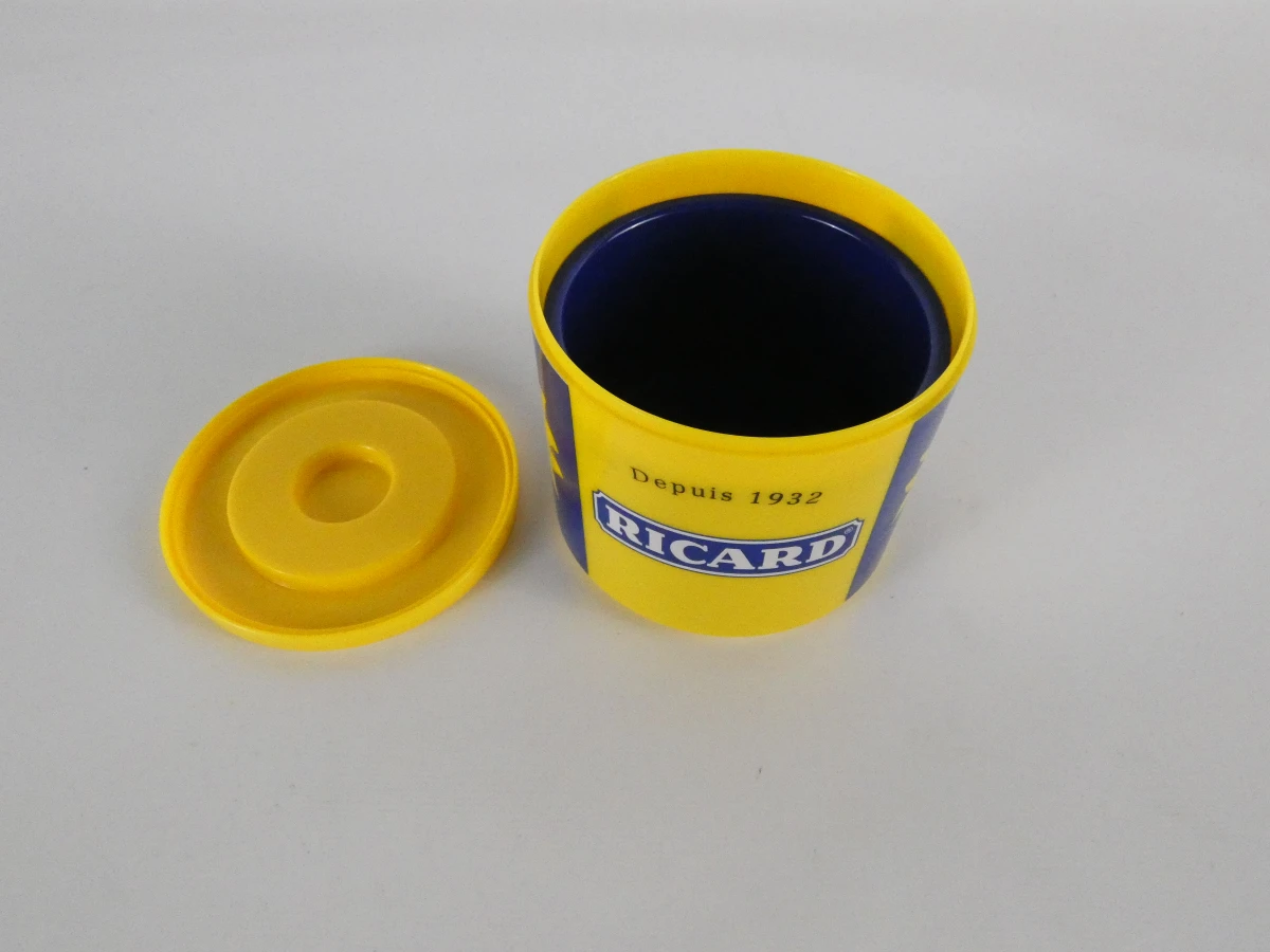 Gevarieerd lot Ricard-verzamelobjecten