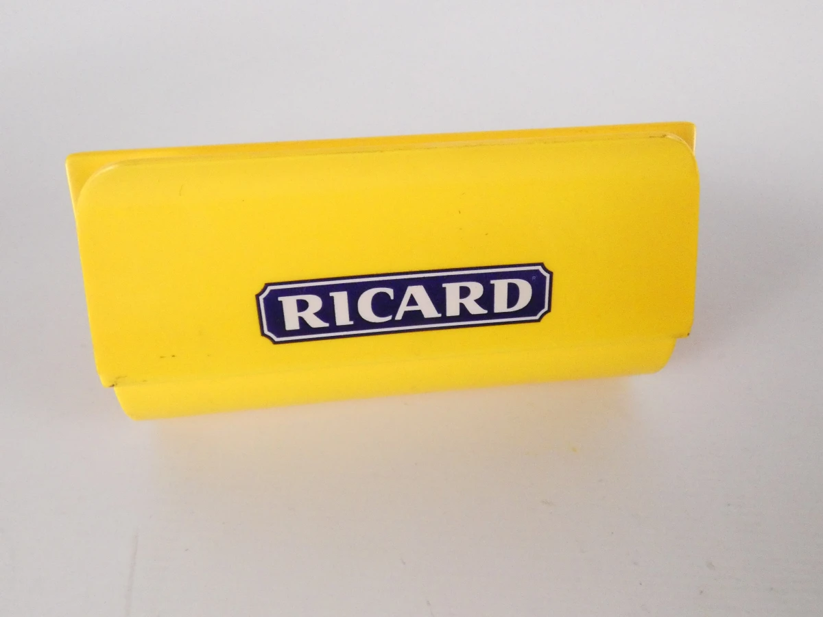 Gevarieerd lot Ricard-verzamelobjecten