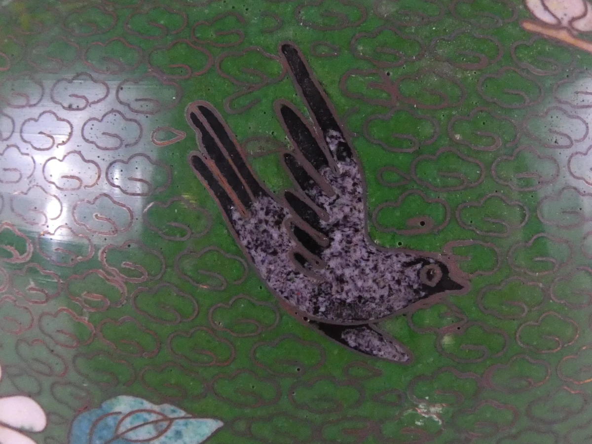 Groene cloisonné dekselpot met bloem- en vogelmotief