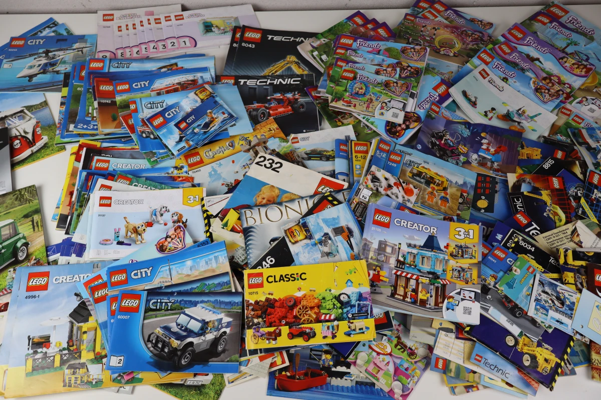 Zeer groot lot originele LEGO handleidingen en instructieboekjes