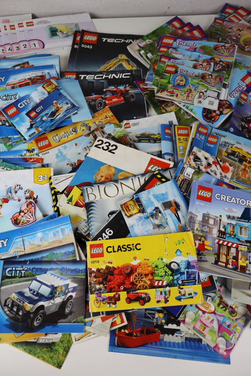 Zeer groot lot originele LEGO handleidingen en instructieboekjes