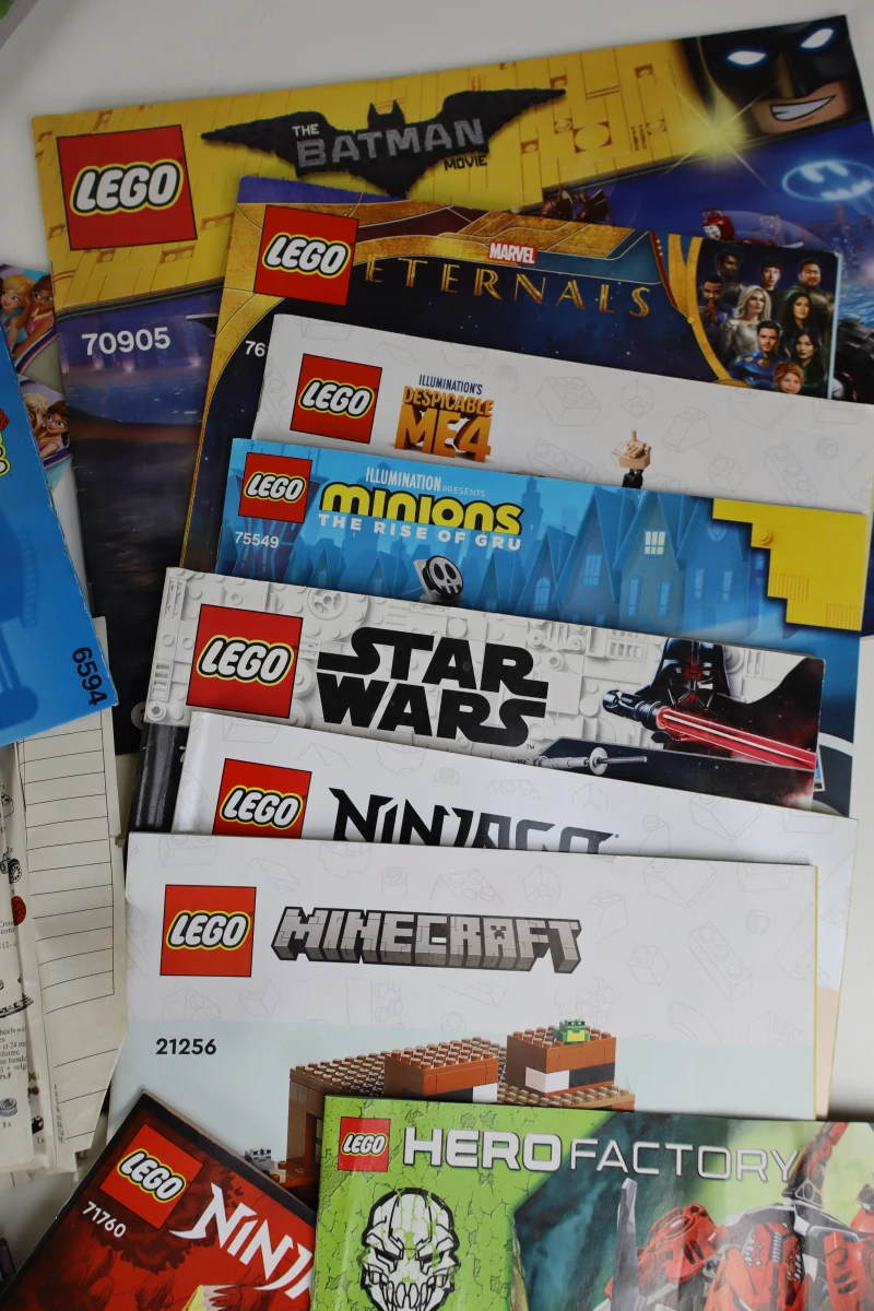 Zeer groot lot originele LEGO handleidingen en instructieboekjes