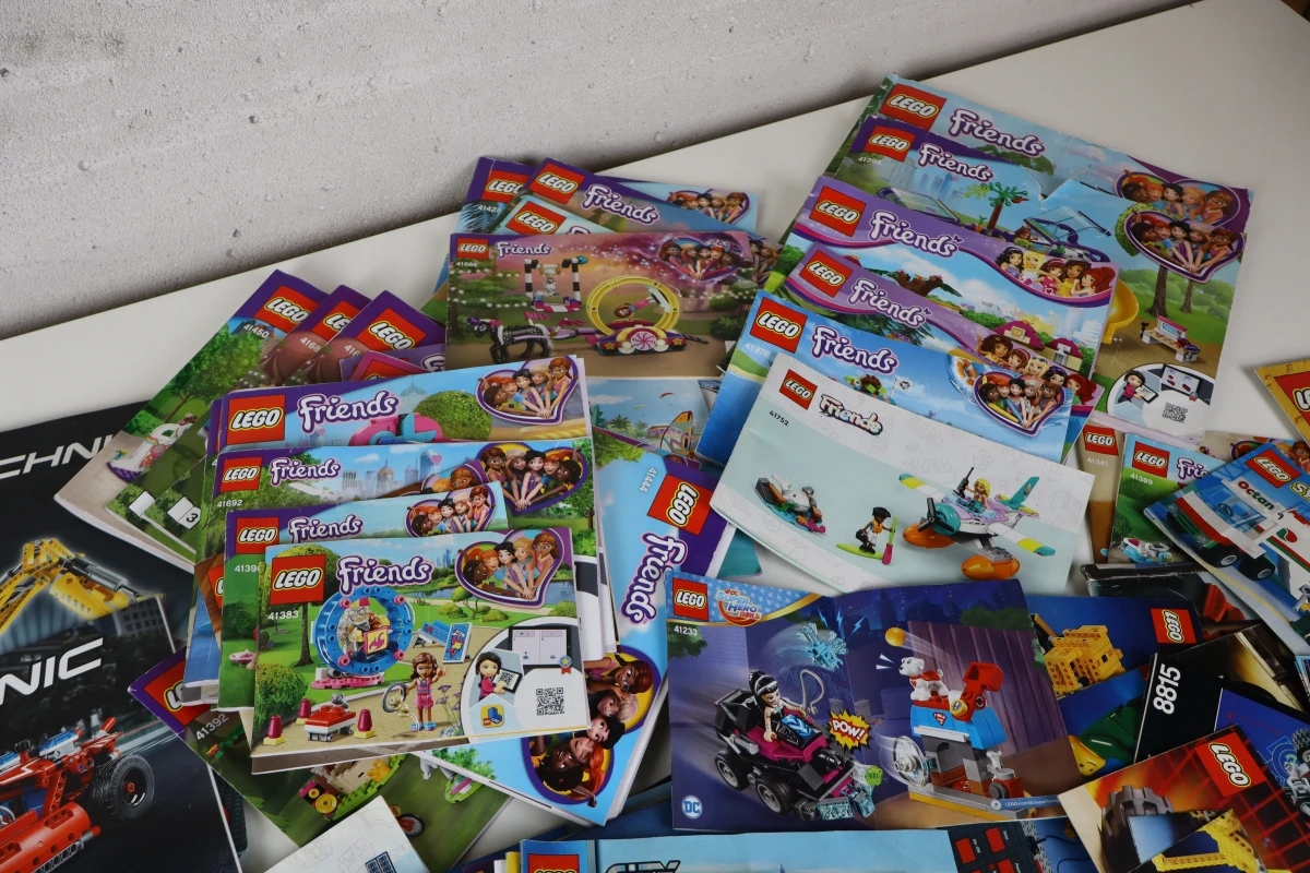 Zeer groot lot originele LEGO handleidingen en instructieboekjes
