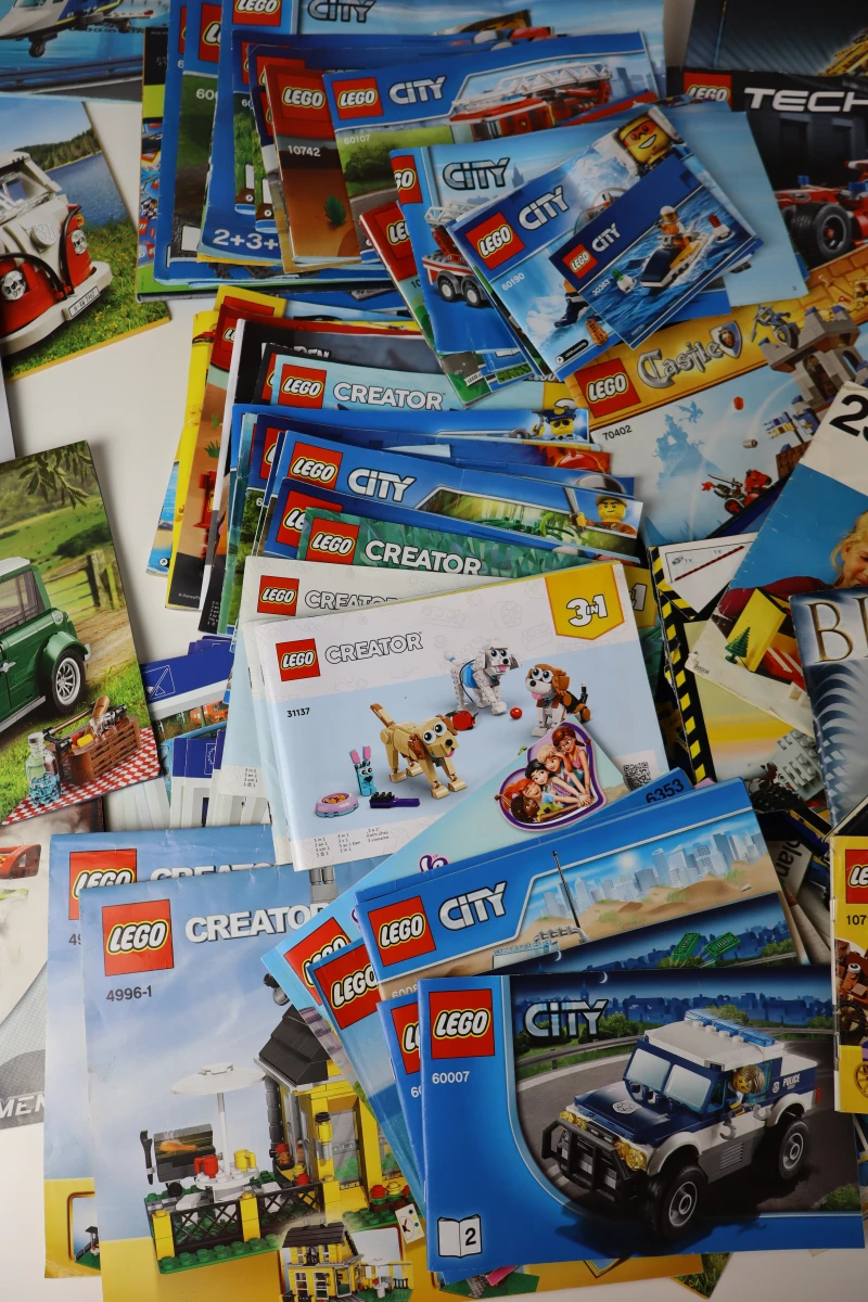 Zeer groot lot originele LEGO handleidingen en instructieboekjes