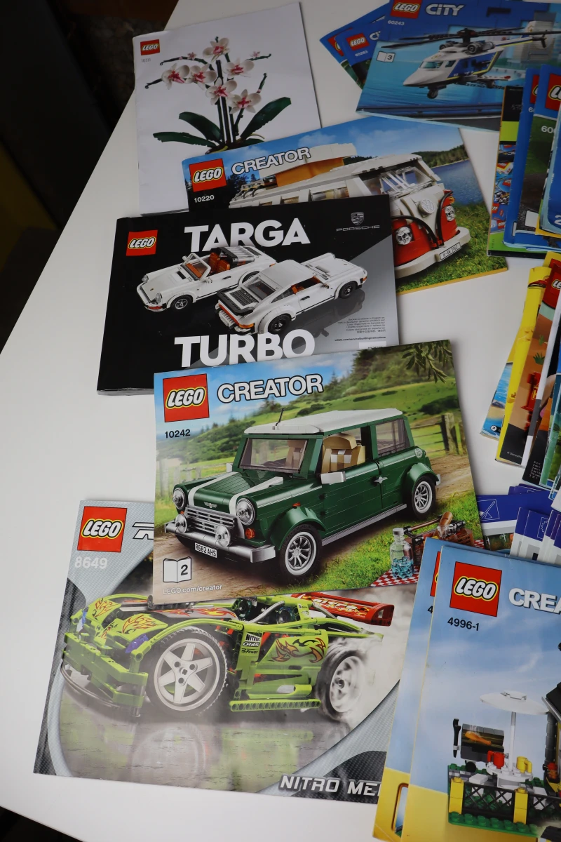 Zeer groot lot originele LEGO handleidingen en instructieboekjes