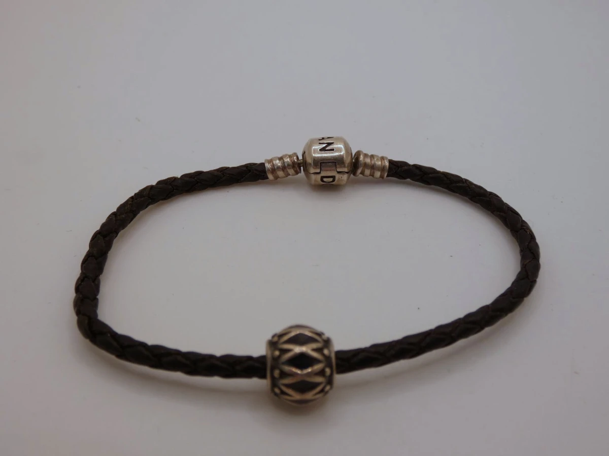 Pandora gevlochten armband met bedel