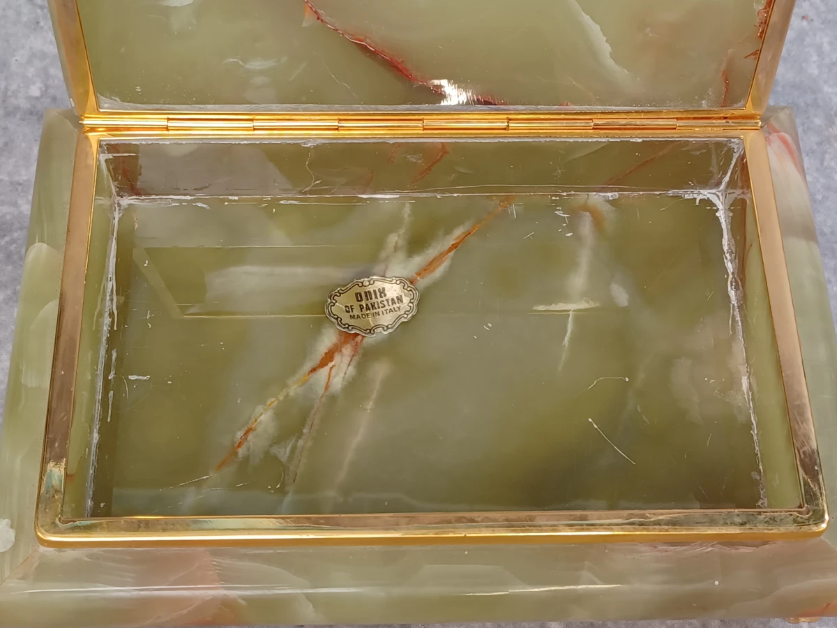 Vintage 4-delige bureau- of rokersset in groen onyx met vergulde accenten - Made in Italy