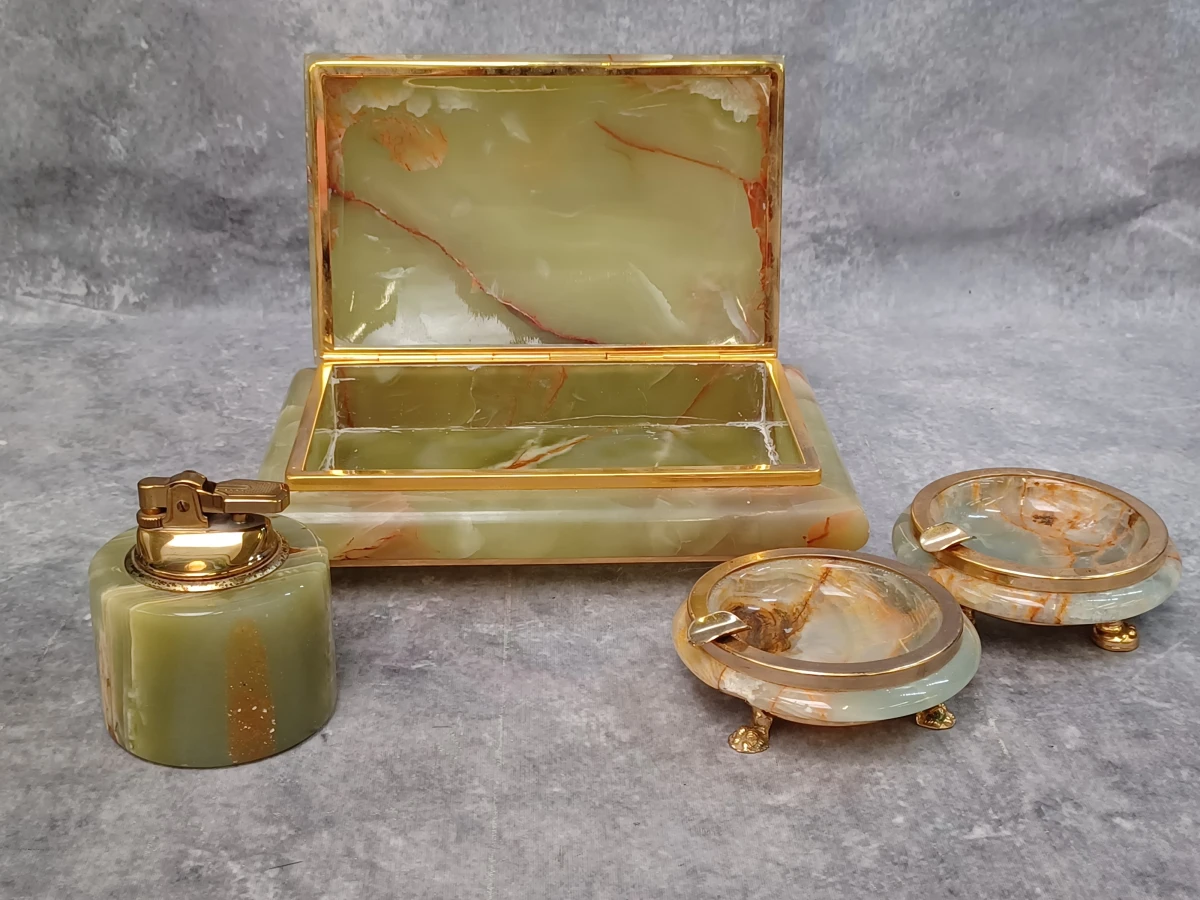 Vintage 4-delige bureau- of rokersset in groen onyx met vergulde accenten - Made in Italy