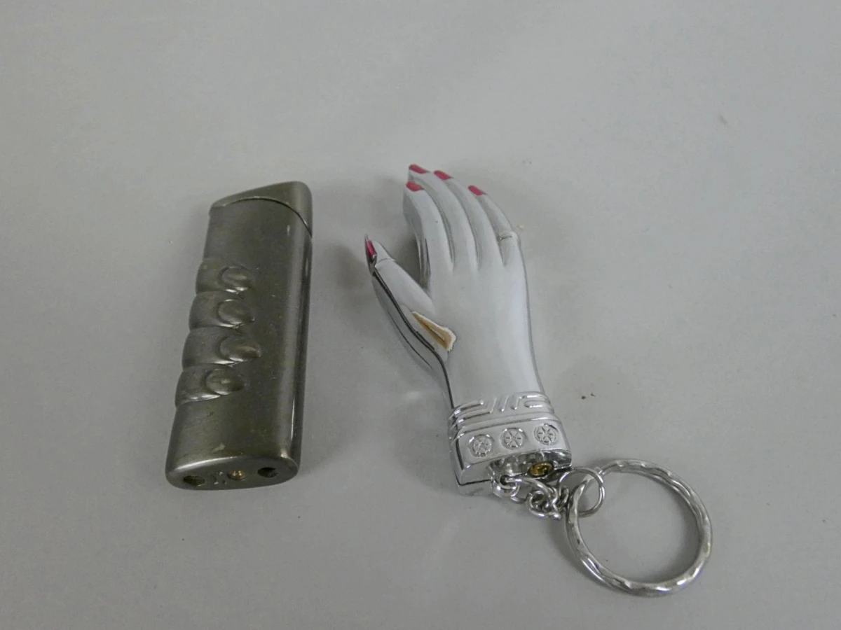 Set van twee aanstekers - handvorm