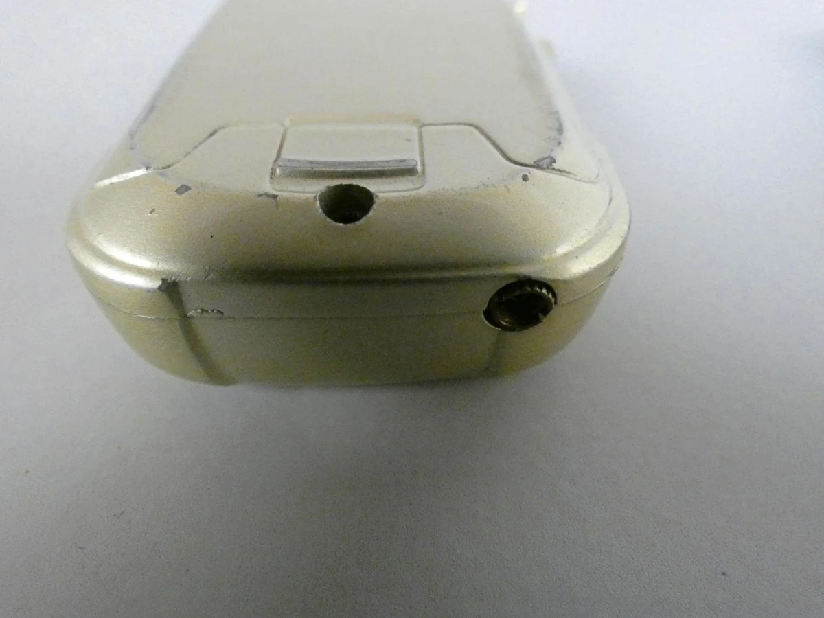 2 Aanstekers in telefoonvorm