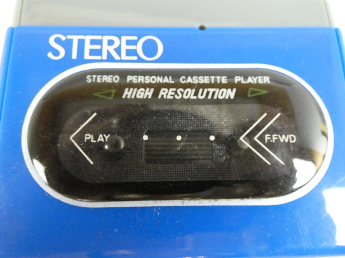 International Stereo Cassette Player (Model: AK-18)