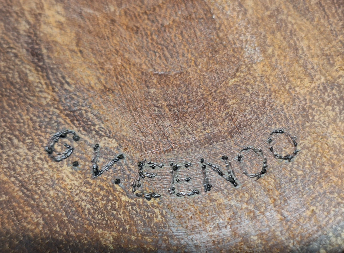 Handgemaakte houten siervaas met opengewerkt snijwerk - Gesigneerd G. V. Eenoo (2007)