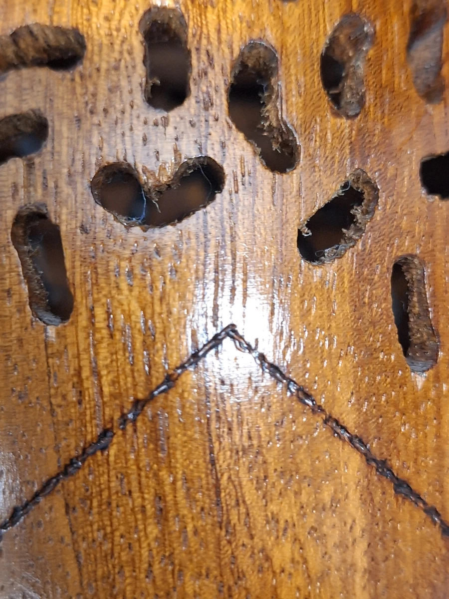 Handgemaakte houten siervaas met opengewerkt snijwerk - Gesigneerd G. V. Eenoo (2007)