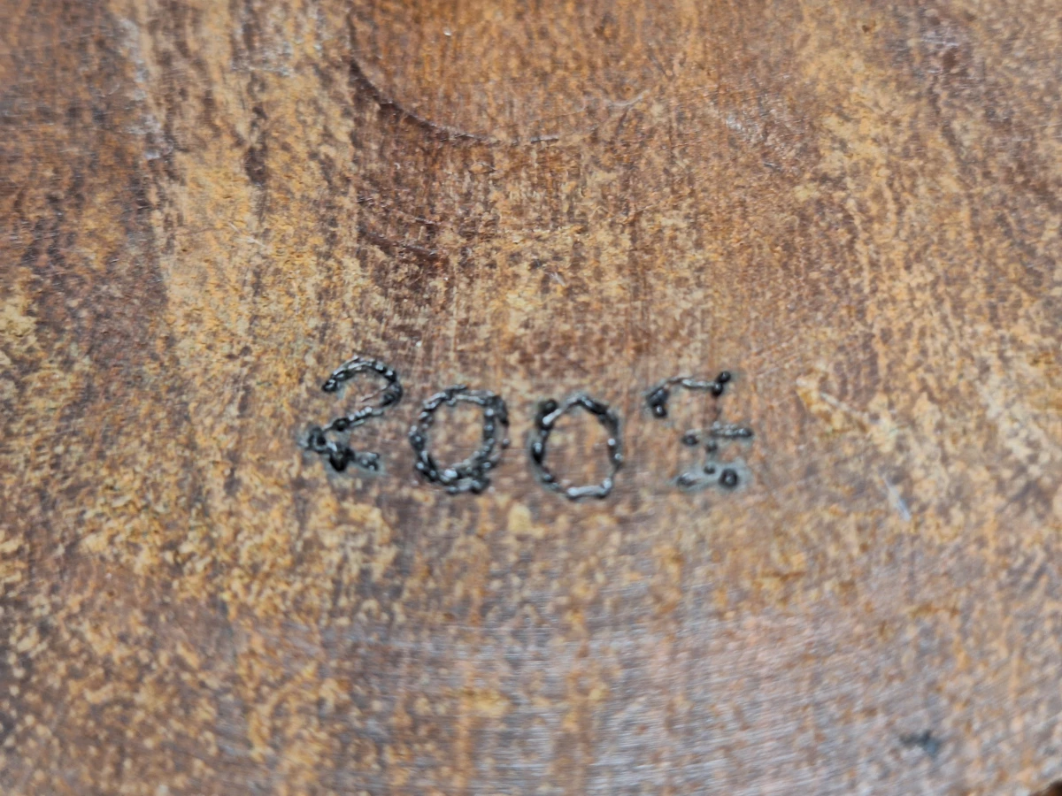 Handgemaakte houten siervaas met opengewerkt snijwerk - Gesigneerd G. V. Eenoo (2007)
