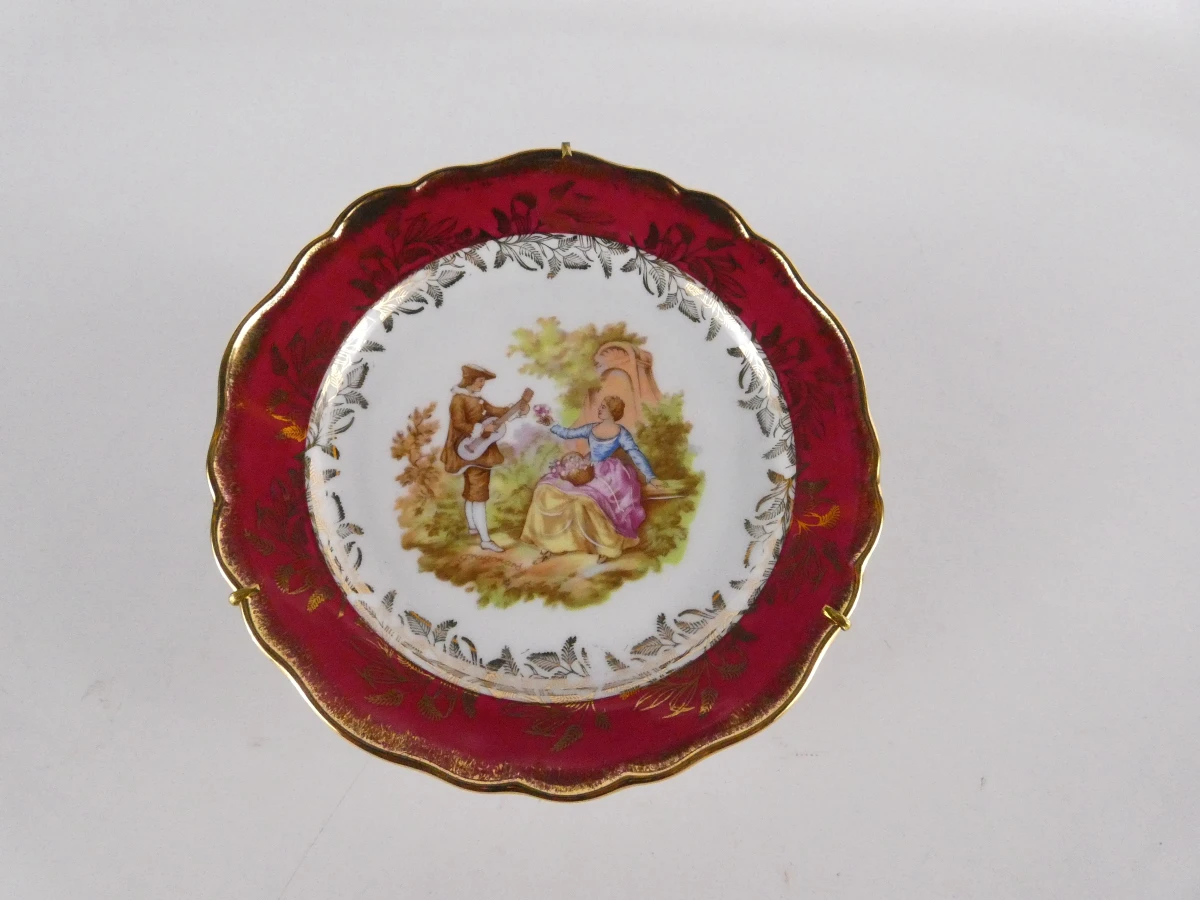 Set van 3 Limoges porseleinen decoratieve borden en eend