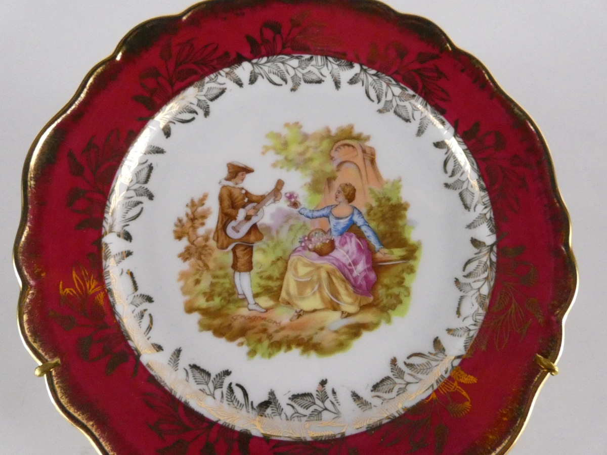 Set van 3 Limoges porseleinen decoratieve borden en eend