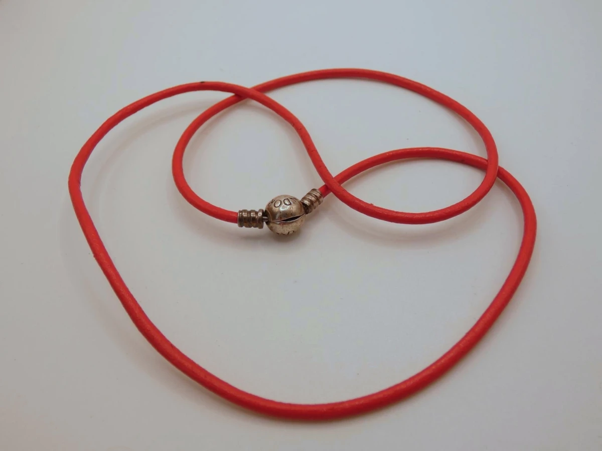 Pandora rood lederen ketting