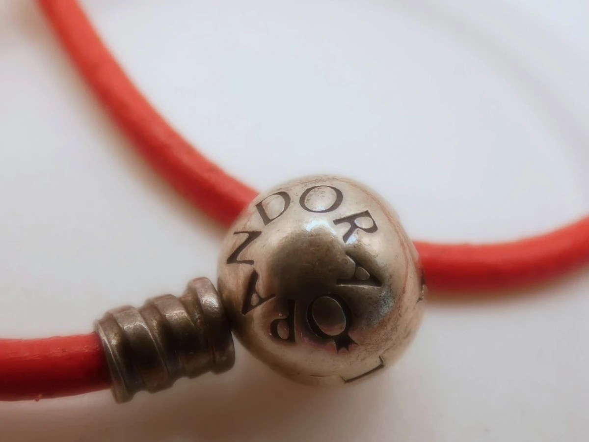 Pandora rood lederen ketting