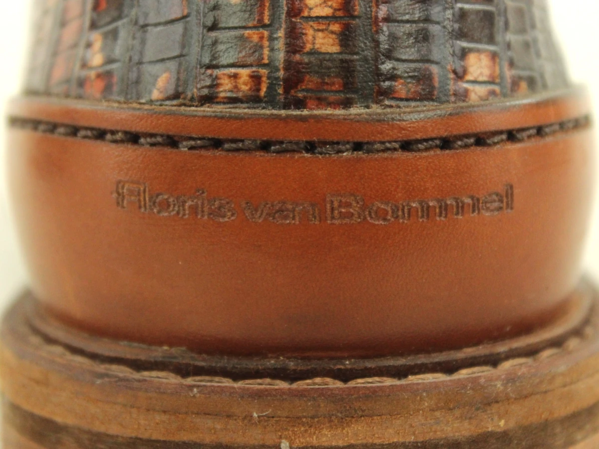Floris van Bommel lederen veterschoenen met reptielmotief